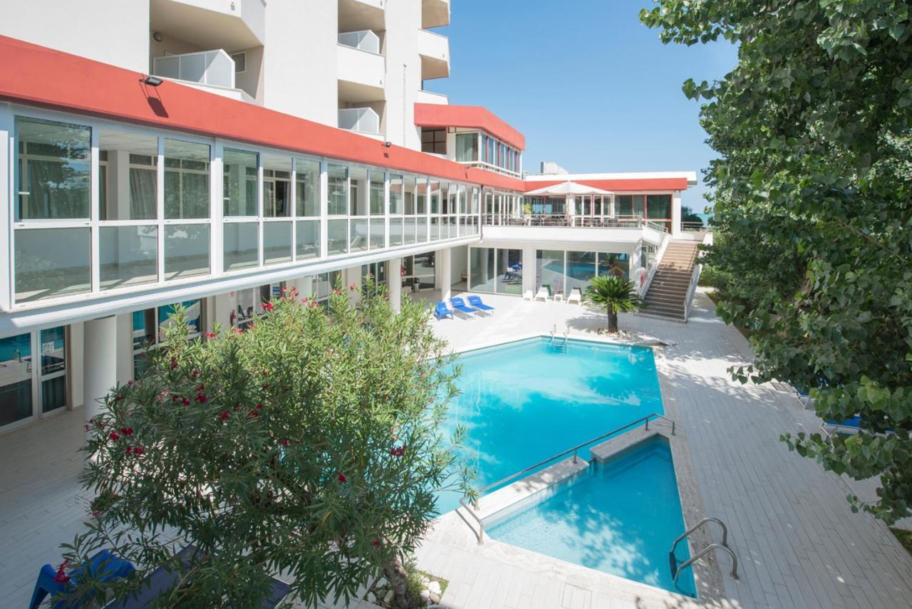 Grand Hotel Adriatico Montesilvano Marina Eksteriør bilde